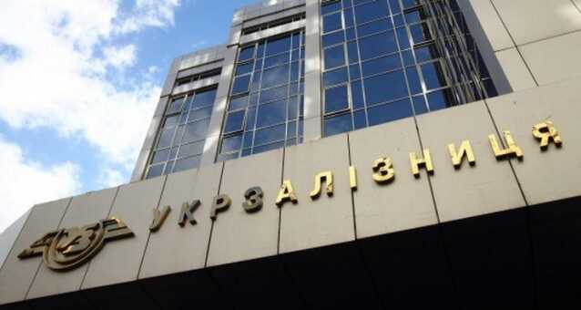 Government forces Ukrzaliznytsia to return to billion-dollar diesel purchases through intermediaries