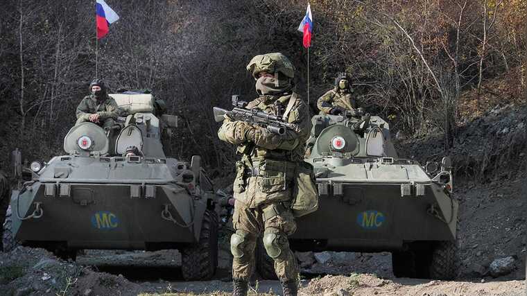 РФ начала выводить "миротворцев" из Карабаха, - СМИ