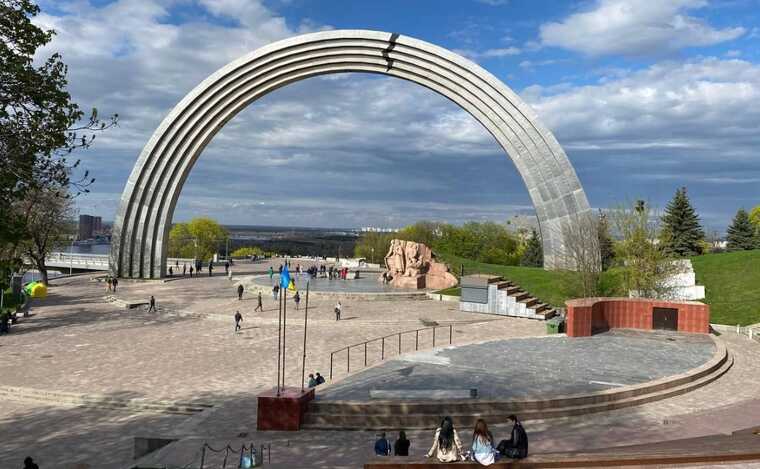 Минкульт разрешил демонтировать прежнюю арку Дружбы народов в Киеве