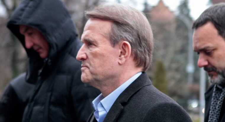 АРМА готує до продажу понад 260 картин із колекції Медведчука