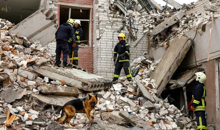 У мережі публікують відео вчорашнього ракетного удару по Чернігову