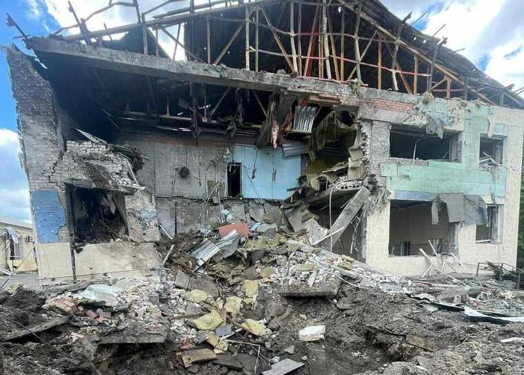 Удар по Синельниково на Днепропетровщине: в сети публикуют первые кадры