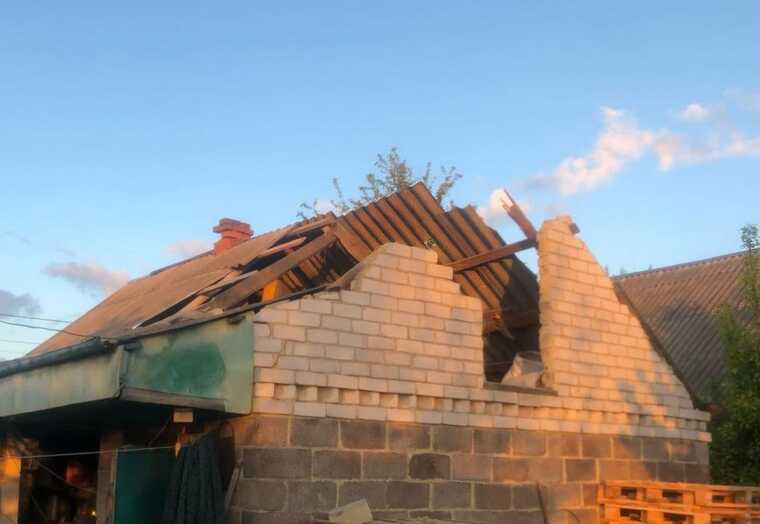 На Дніпропетровщині через уламки збитої ракети спалахнула пожежа