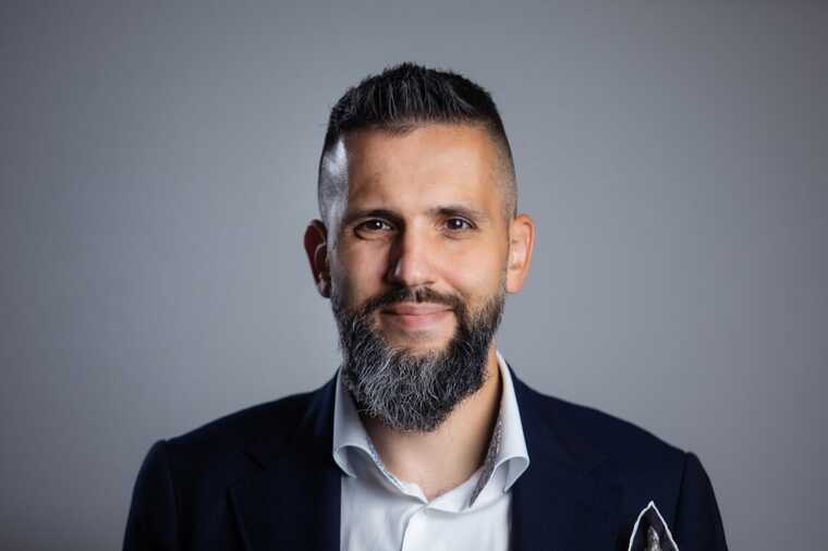 Депутат Київради Нефьодов під час війни придбав паркомісце за 1 мільйон гривень