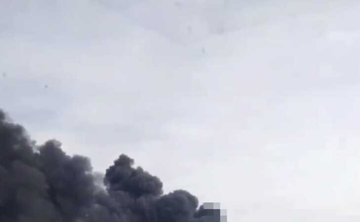 У мережі публікують відео палаючих резервуарів із олією в Одеській області