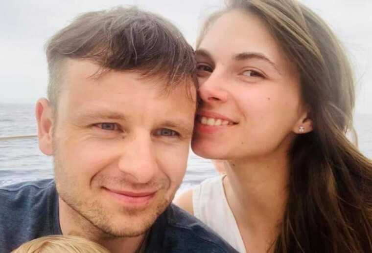 Жена министра финансов, призывавшего украинцев не покупать авто, получила машину