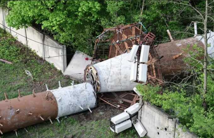 Глава Харьковской ОВА показал последствия попадания российской ракеты в телебашню