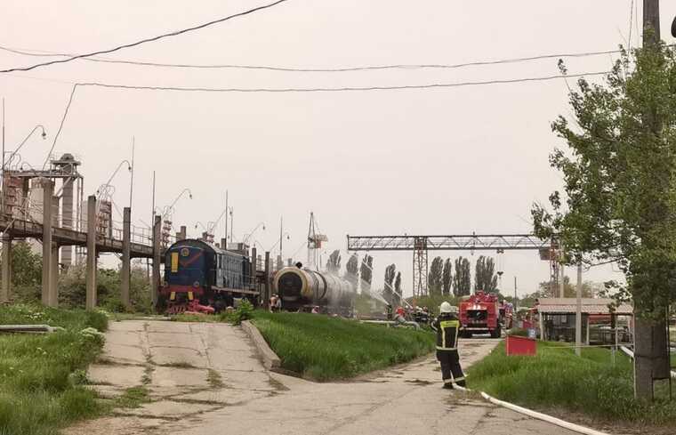 В окупованому Сімферополі спалахнули три залізничні цистерни з паливом, – росЗМІ