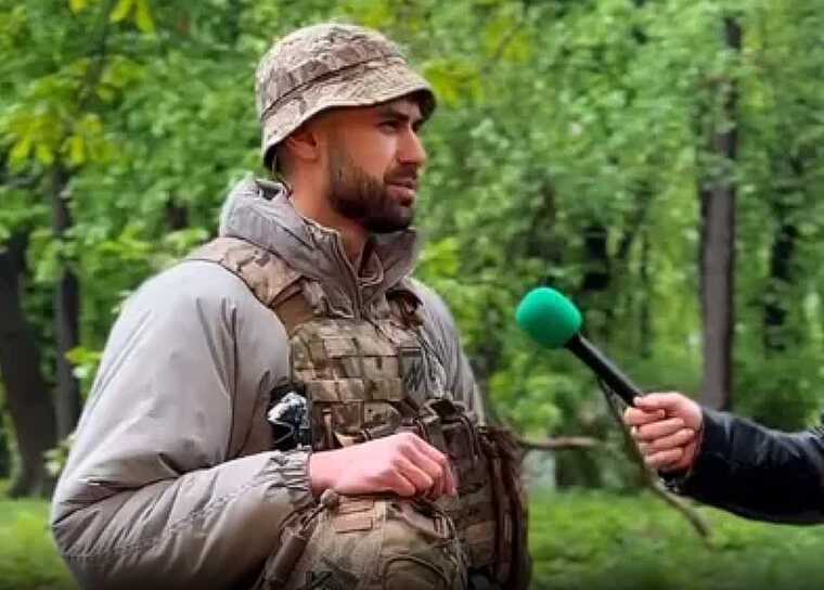 Український захисник розповів Ніколасу Кармі про свій лук і зачарував мережу