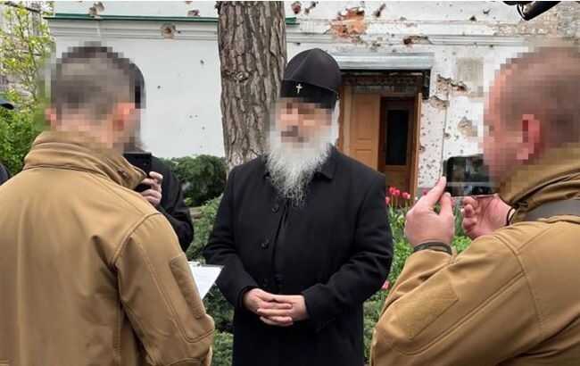 Митрополита Арсенія, якого підозрюють у здачі позицій ЗСУ, взяли під варту