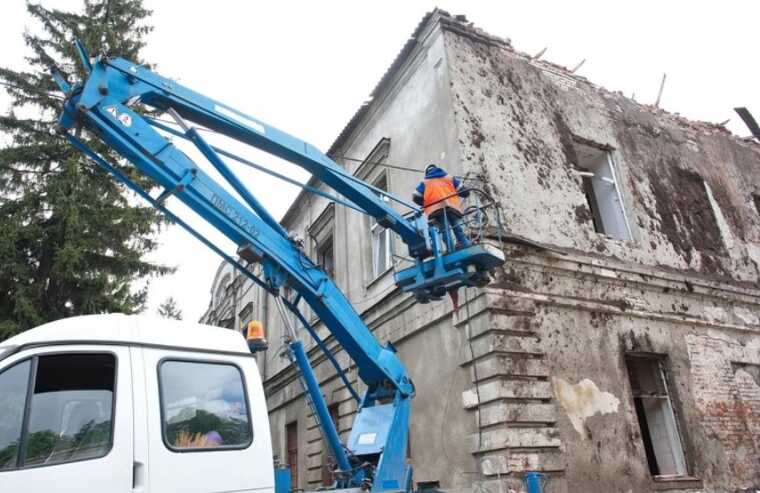 З’явилися фото наслідків удару РФ по психлікарні в Харкові