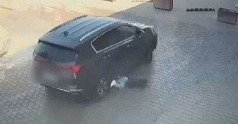 На Буковині водійка важко травмувала 6-річну дитину на території автомийки