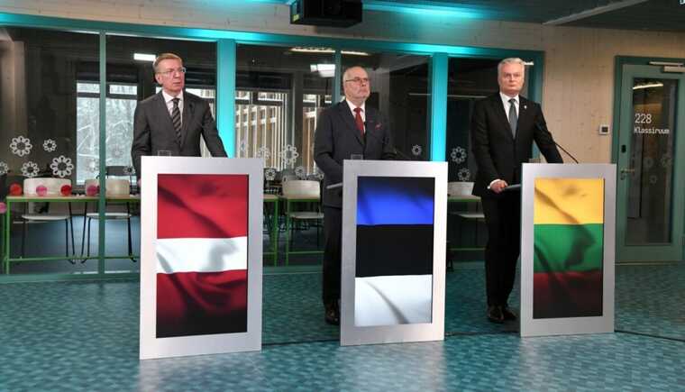 The leaders of the Baltic countries called on the European Union to begin negotiations with Ukraine on accession