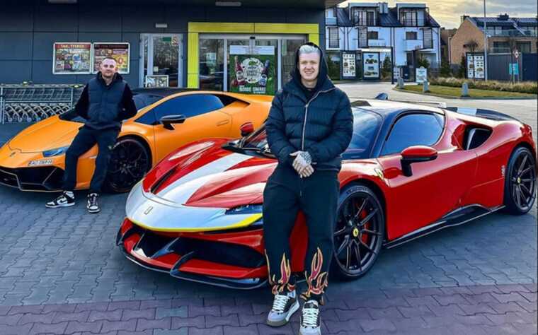 From the capitals residential complex, Slobozhenkos elite car fleet disappeared: signs of preparation for permanent residence abroad?