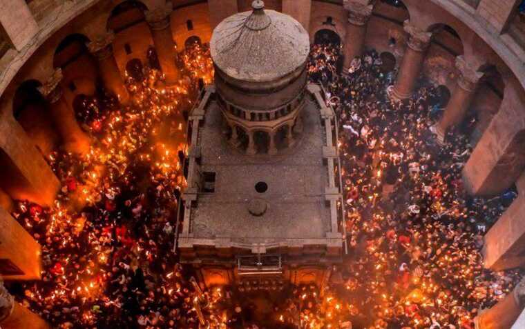 Сегодня произойдет чудо схождения Благодатного огня в Иерусалиме