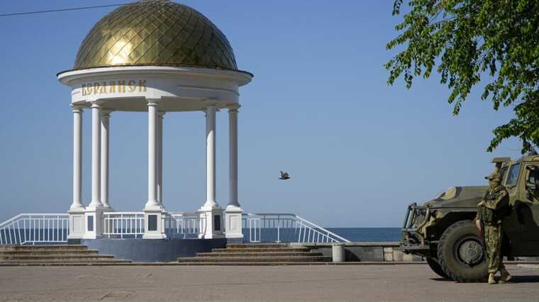 В окупованому Бердянську вибухнула автівка: на місці уже "військова поліція" загарбників