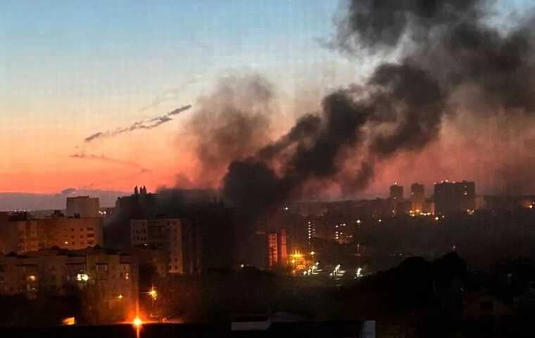 У російському Бєлгороді пролунали вибухи: над містом видніється дим