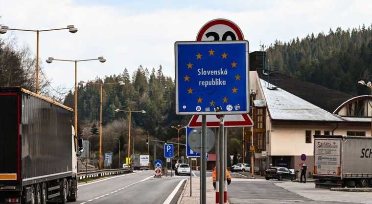 Прикордонна поліція Словаччини заявила, що все більше чоловіків із України незаконно перетинають кордон