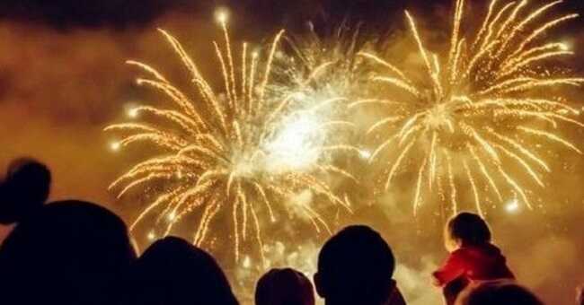 У Москві 9 травня святковий салют полетів у людей