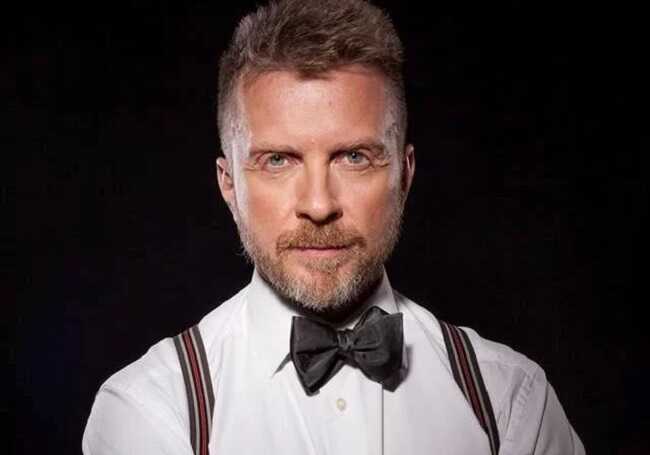 Зворушливе відео з випускниками з Харкова: Антін Мухарський розкритикував російськомовних школярів