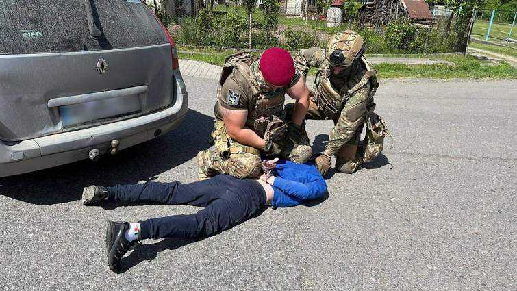 Поліцейські на Закарпатті затримали торговця метамфетаміном