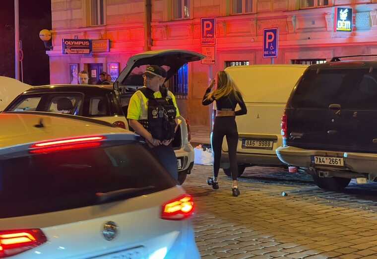 В Праге пьяная украинка протаранила четыре автомобиля