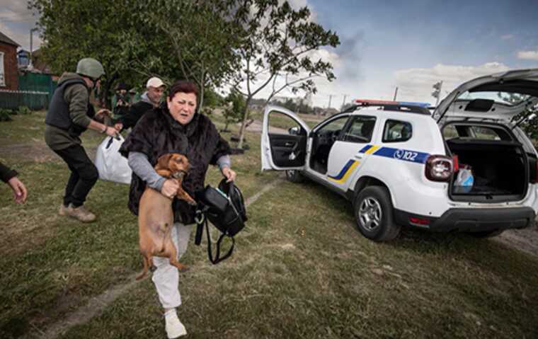 Мешканці Вовчанська тікають у Харків із надією, що окупанти туди не дійдуть