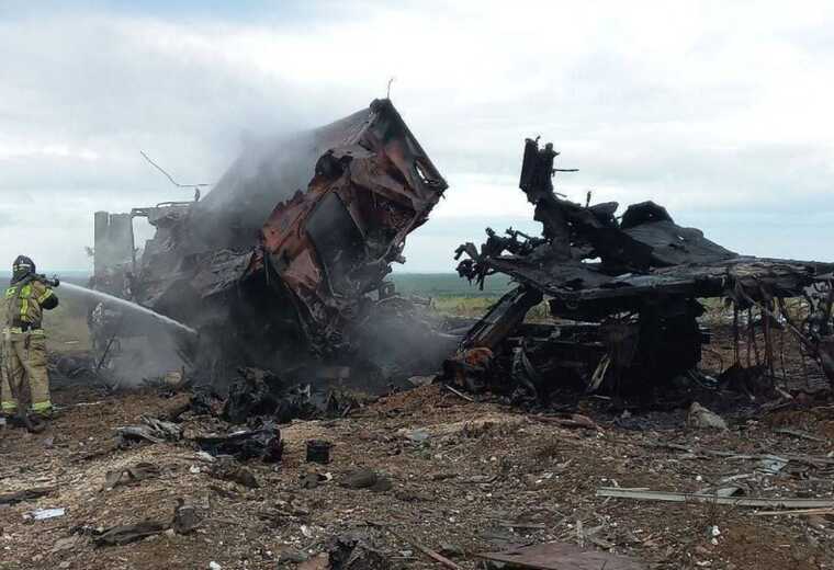 В сети публикуют фото, вероятно, результата удара по аэродрому "Бельбек"