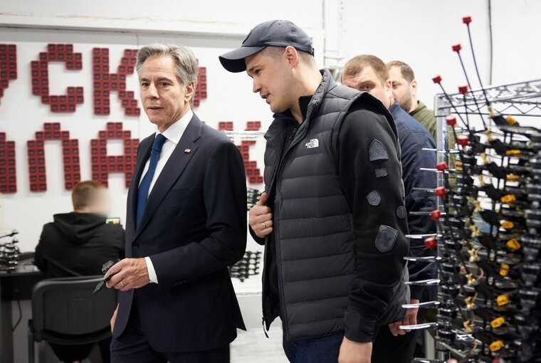 Держсекретар США Блінкен відвідав виробництво українських FPV-дронів