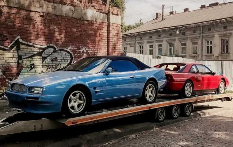 В Украину привезли раритетные суперкары Aston Martin и Ferrari