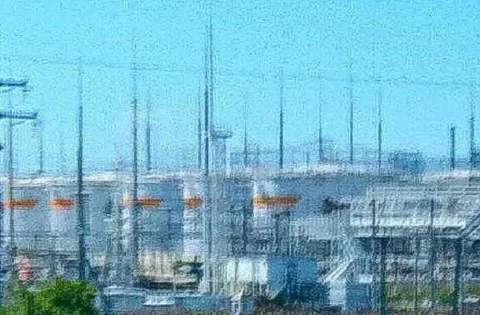 В РФ намагалися захистити Слов’янський НПЗ від дронів блискавичниками