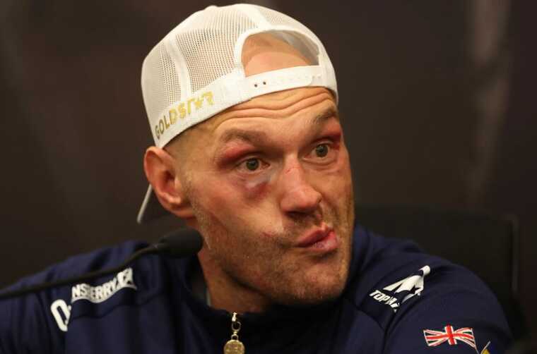 Під час бою з Усиком Ф’юрі було покарано за понти на рингу