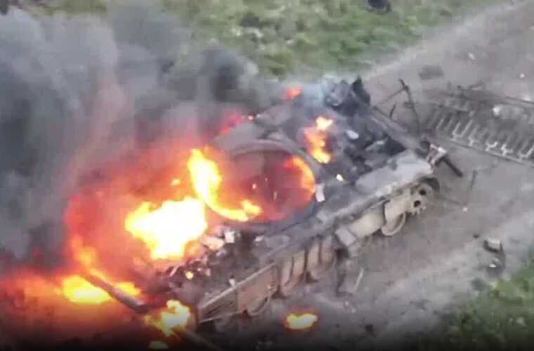 Дрон ЗСУ майстерно зніс башту російському танку