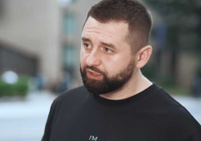 В Україні хочуть запровадити QR-код замість військового квитка, – Арахамія