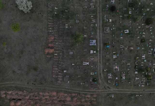 Опубліковано кадри цвинтарів Костянтинівки, які обстріляла армія РФ