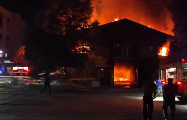 У центрі окупованого Маріуполя вночі сталася велика пожежа