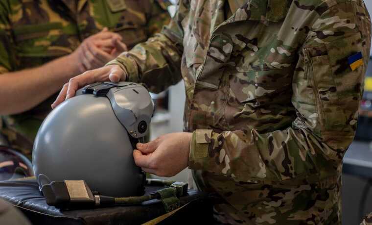 In the Netherlands, 10 Ukrainian military personnel completed training in F-16 maintenance