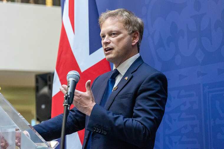 Китай розпочав постачання зброї до Росії або готується її передати, - Шеппс