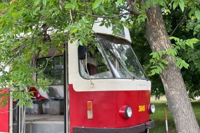 Водію трамвая, який постраждав унаслідок удару РФ по Харкову, ампутували ноги