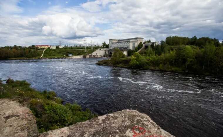 У Латвії засудили Росію за вилучення буїв із естонської частини річки Нарва