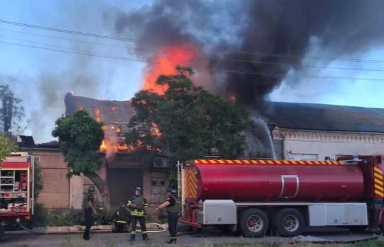 Оккупанты атаковали Никополь дронами-камикадзе: пострадали трое гражданских