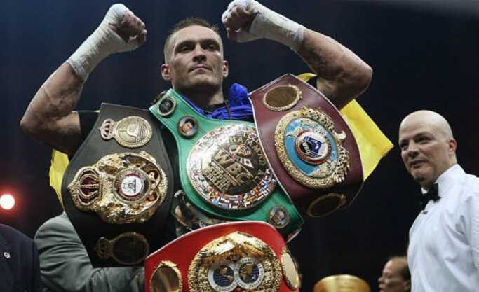 В команде Александра Усика прокомментировали ситуацию с лишением титула абсолютного чемпиона