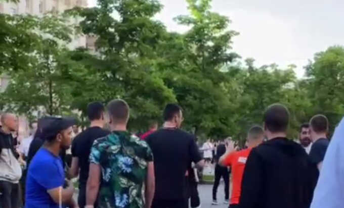 У Києві на Хрещатику відбувається масова бійка