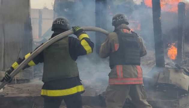 Окупанти атакували Нікополь дронами й артилерією, є поранений