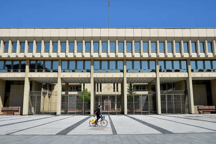 Парламент Литви провів навчання з імітацією повітряної атаки