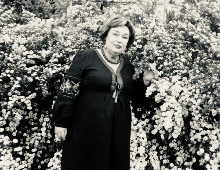 Директорка київської школи, ймовірно, скоїла самогубство через те, що мобілізували її сина