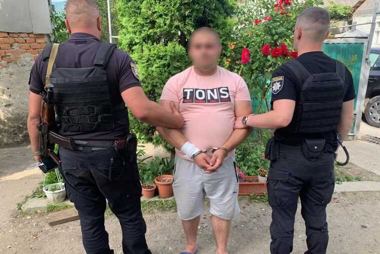 Правоохоронці затримали закарпатця за зберігання наркотиків: вилучили 5 кг канабісу