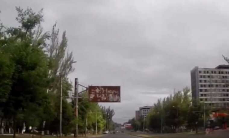 Появилось видео момента прилета в оккупированном Донецке