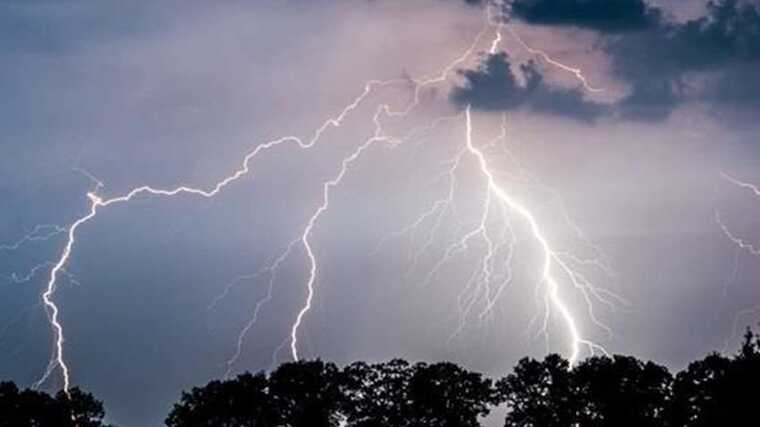 Україну накриють грози та град, — синоптик