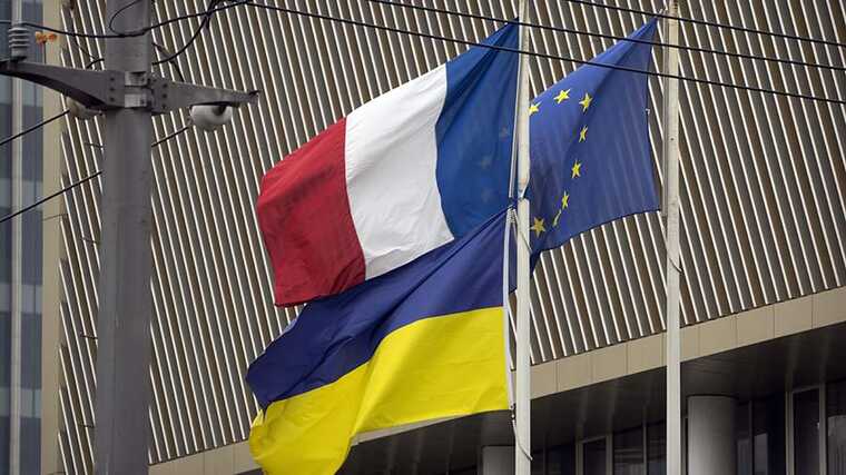 Франція підтримує вступ України до Євросоюзу, але це станеться не відразу, - Макрон